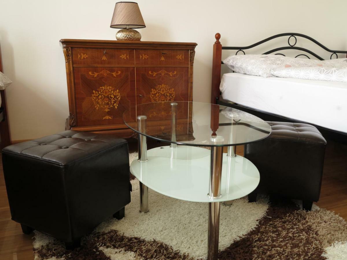 Small Luxury Kapitol Apartment Wiedeń Zewnętrze zdjęcie
