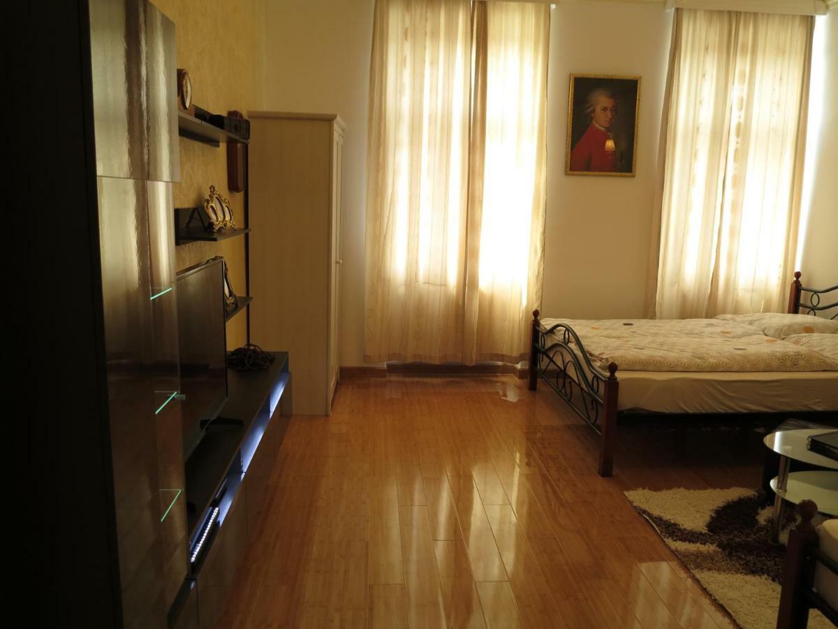 Small Luxury Kapitol Apartment Wiedeń Zewnętrze zdjęcie