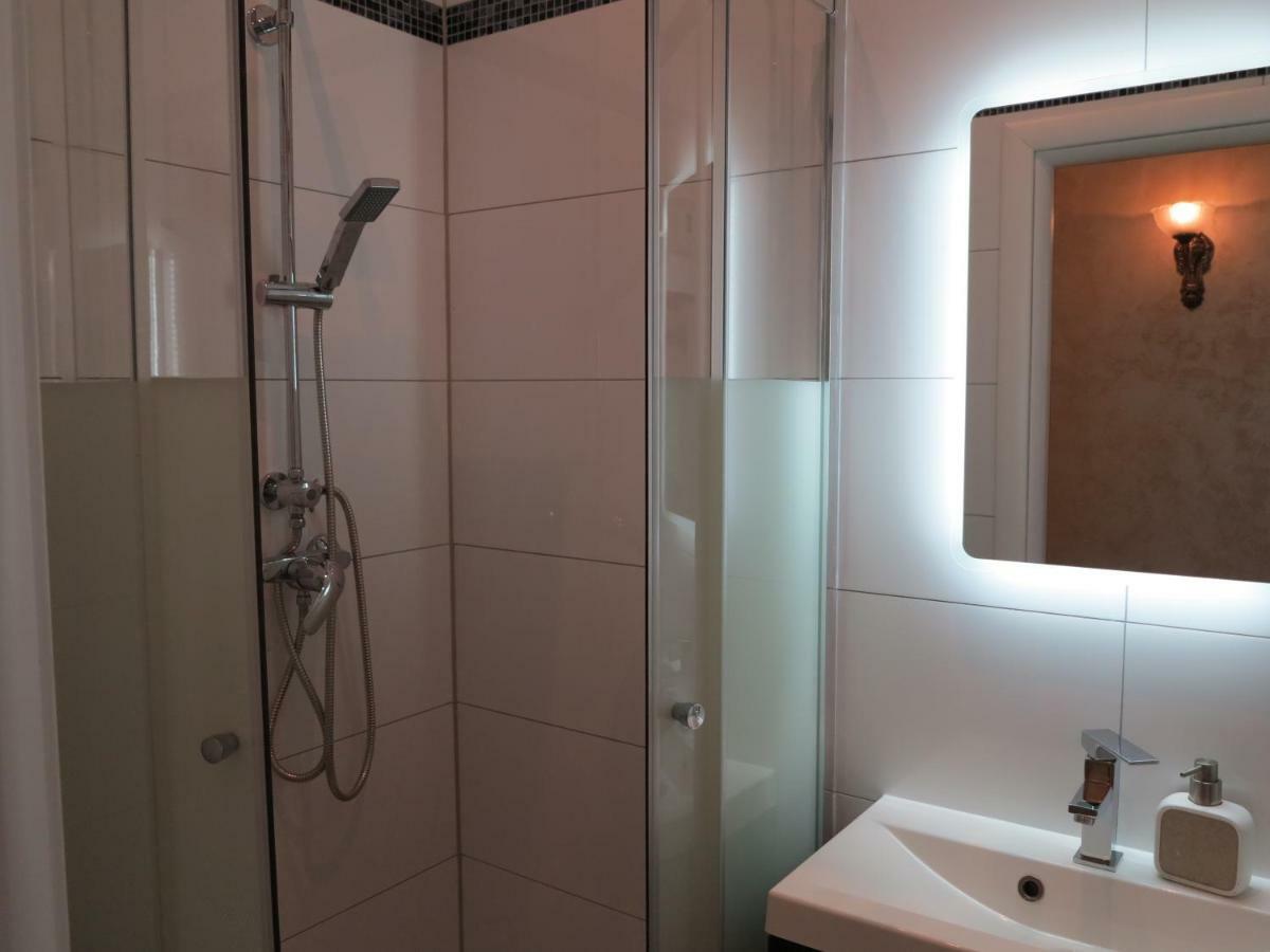 Small Luxury Kapitol Apartment Wiedeń Zewnętrze zdjęcie