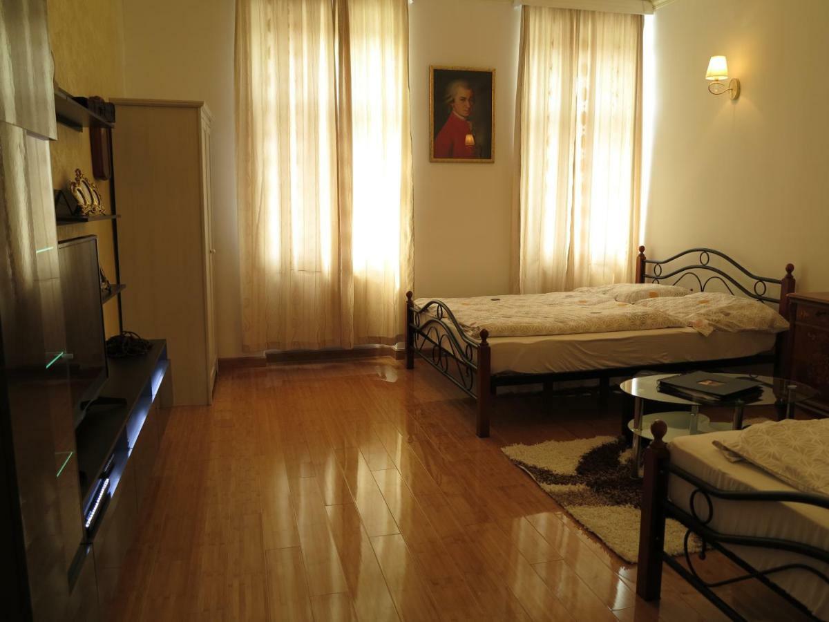 Small Luxury Kapitol Apartment Wiedeń Zewnętrze zdjęcie
